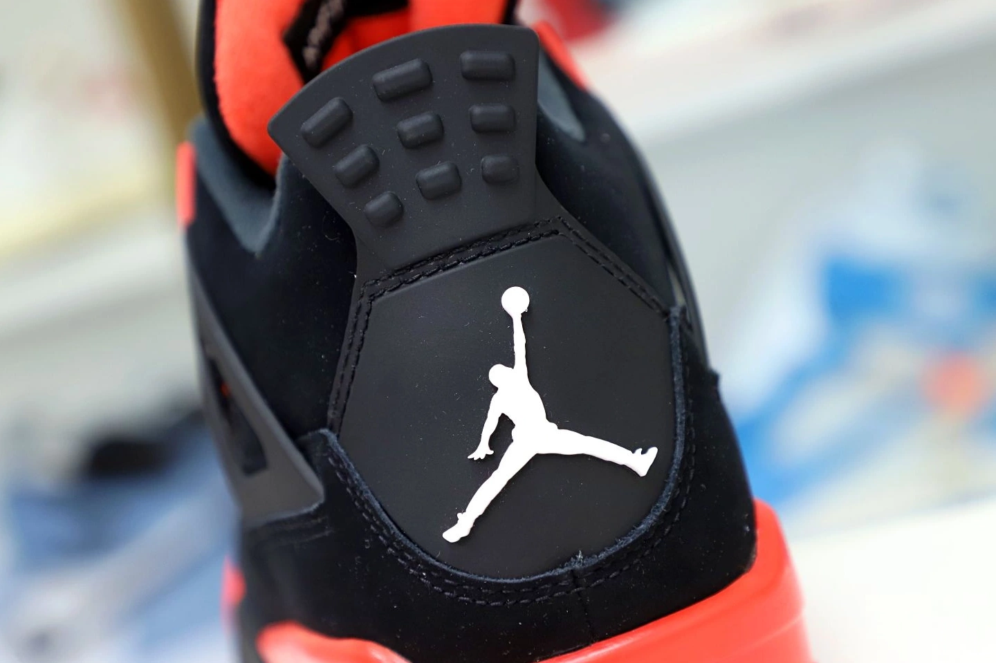 4 RETRO JORDAN 'RED THUNDER' AIR 1115